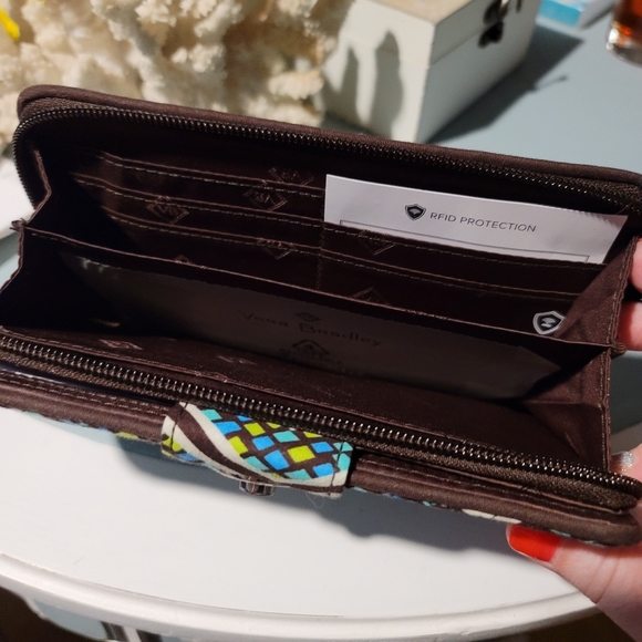 Vera bradley turn key wallet - Picture 2 of 2